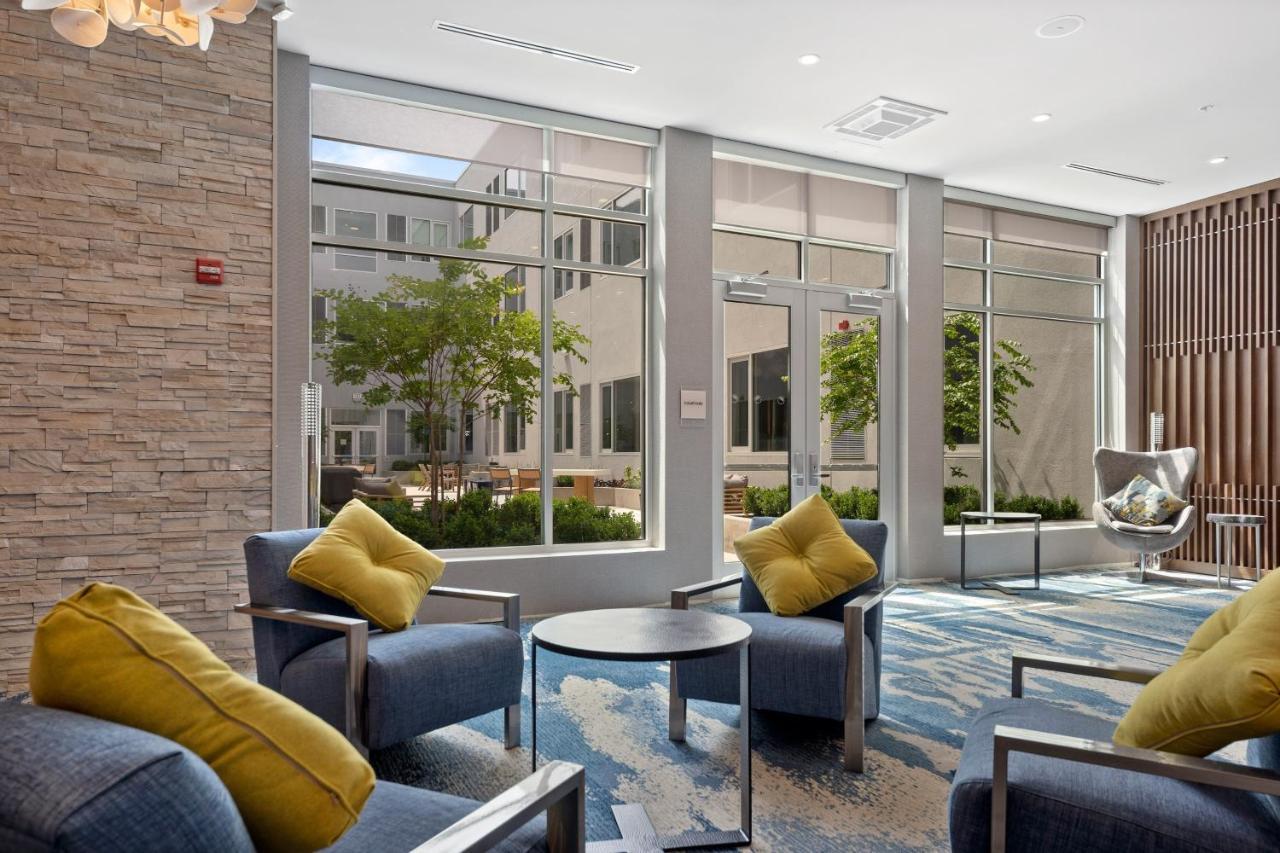 Отель Element Hampton Peninsula Town Center Экстерьер фото