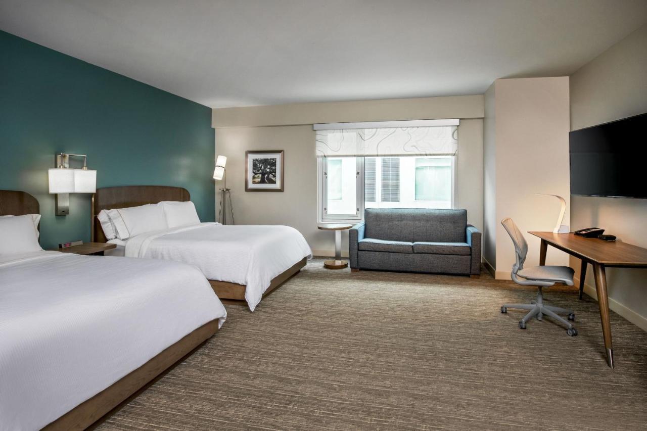 Отель Element Hampton Peninsula Town Center Экстерьер фото